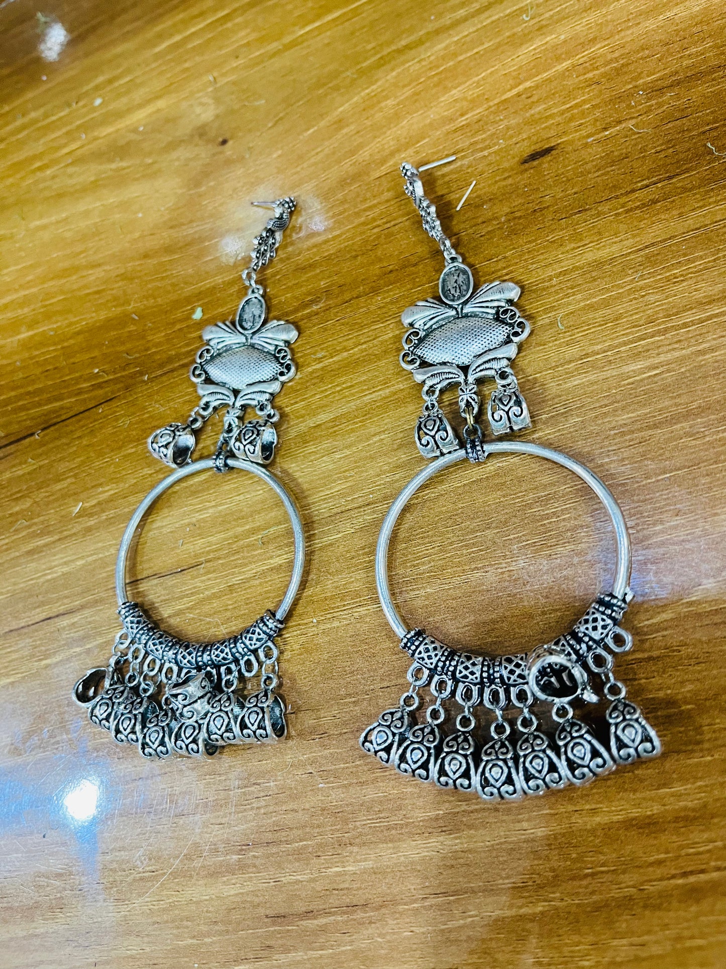 Beautiful oxidized dangler hops