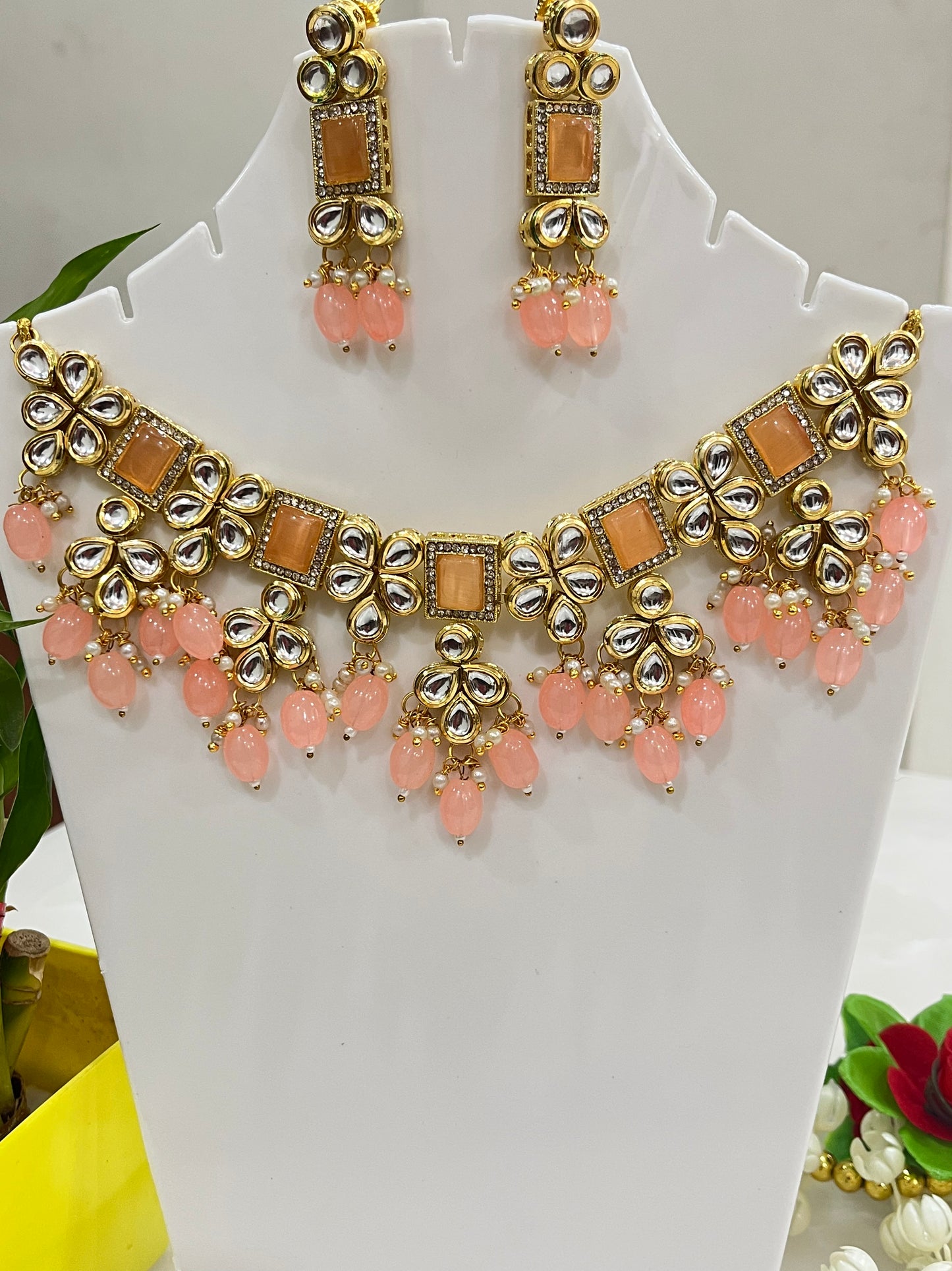 Partywear Kundan Flower Design Necklace Set